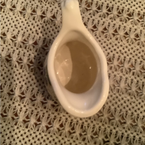 Vintage Hartstone pottery creamer with blueberry design - Picture 3 of 5